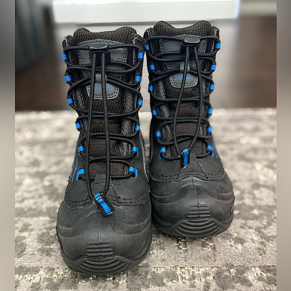 Columbia winter waterproof snow boots. Black with blue detail, size 1